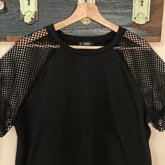 2/$18 Shein Black Fish Net Raglan Sleeve T-shirt Size 1XL - Picture 5 of 11